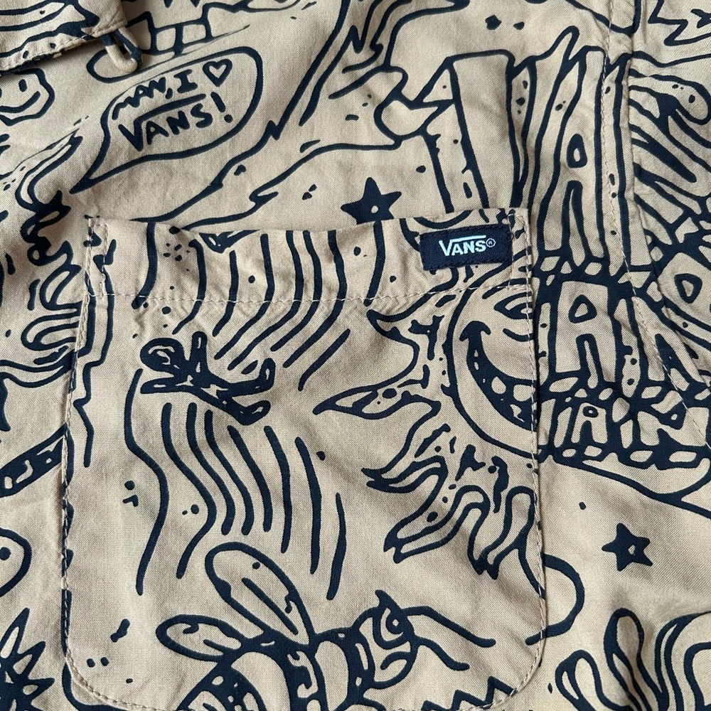 Vans Men's Short Sleeve Button Up Graphic Shirt - Picture 5 of 7
